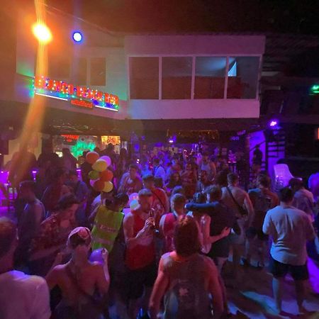 Blanco Beach Bar Hostel Koh Phi Phi Ngoại thất bức ảnh