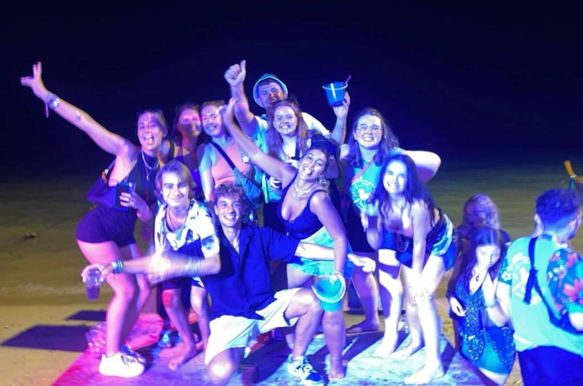 Blanco Beach Bar Hostel Koh Phi Phi Ngoại thất bức ảnh